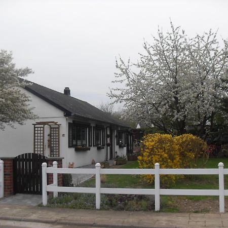 L'Etape Gourmande, Chambres D'Hotes Wellin Exterior photo